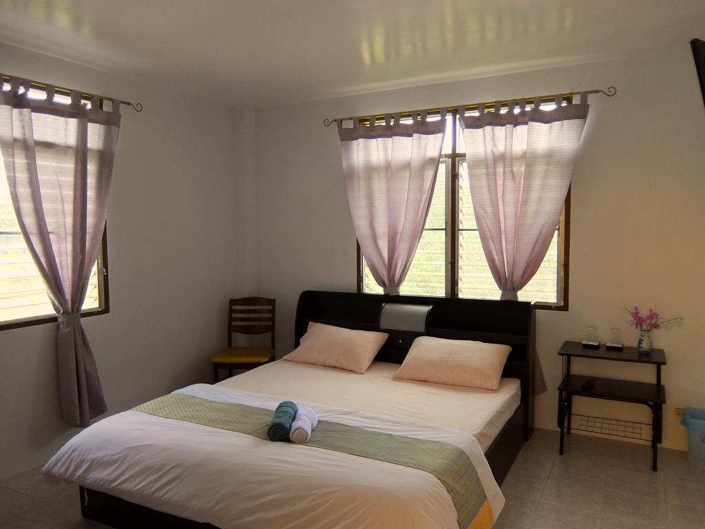 Similan Hotel Pantai Bang Tao Bagian luar foto
