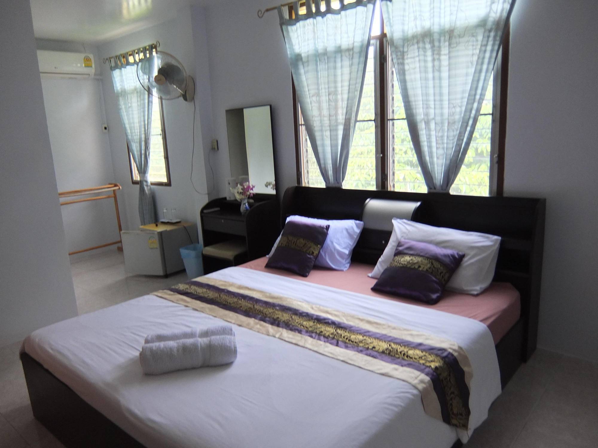 Similan Hotel Pantai Bang Tao Bagian luar foto